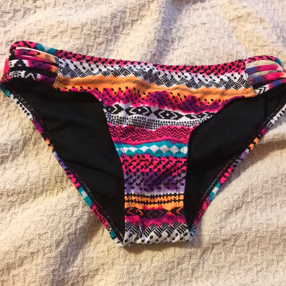 NoBo Aztec print cheeky bikini bottoms